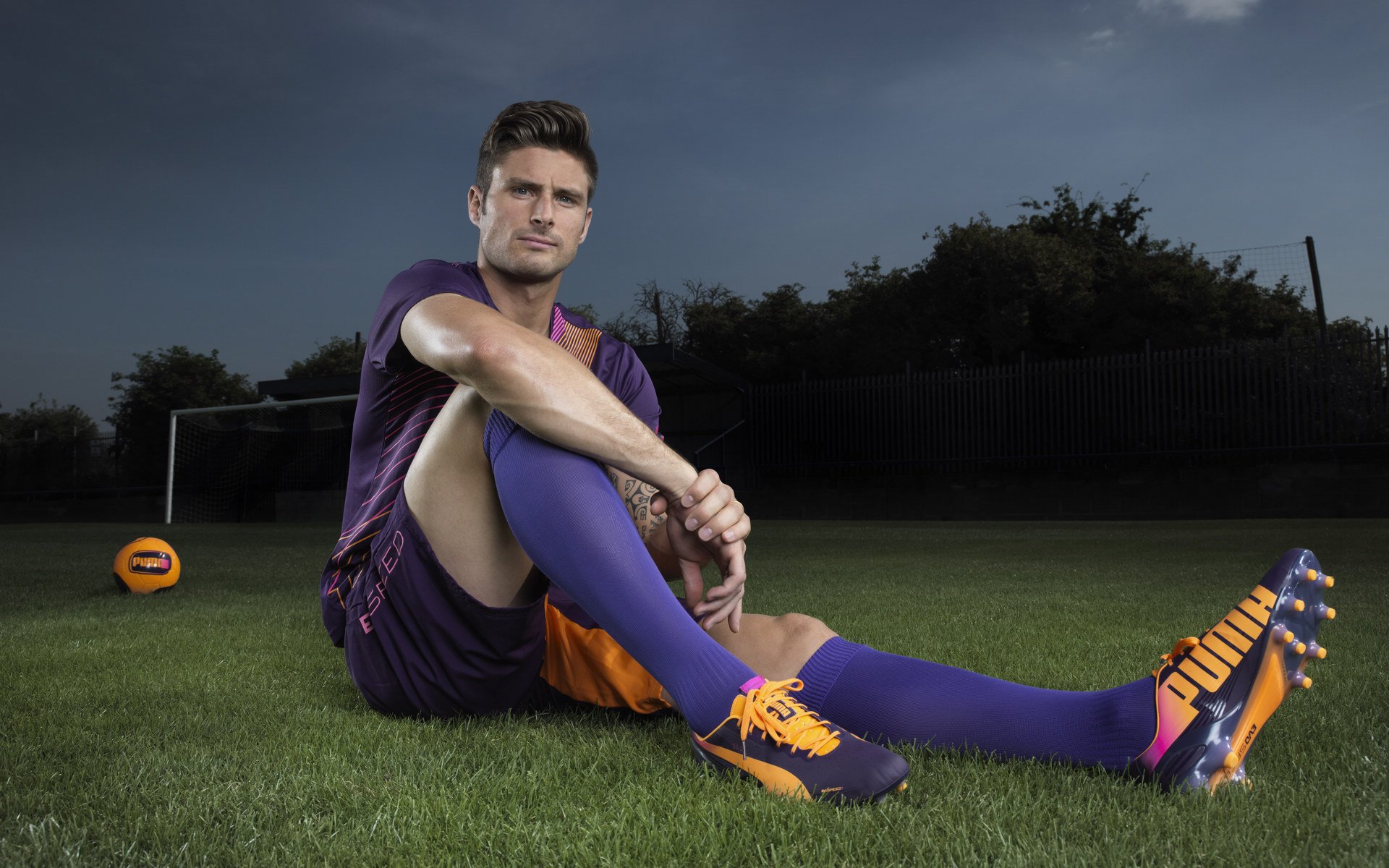 街道轰鸣与球场静默，当F1魔术师遇上广厦节奏大师