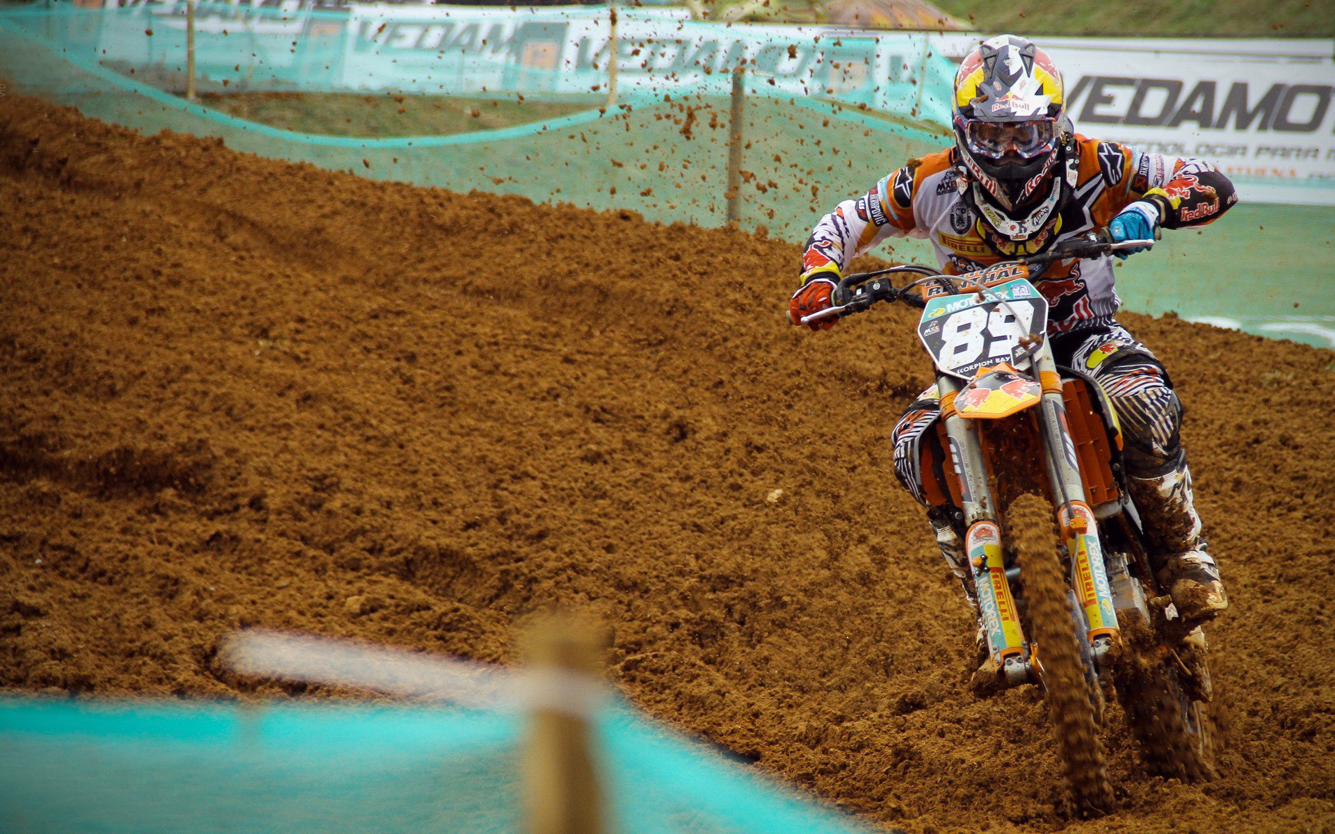 湖人粉碎深圳队，当NBA的傲慢遇见中国篮球的倔强